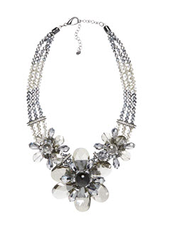frenc conn flower necklace